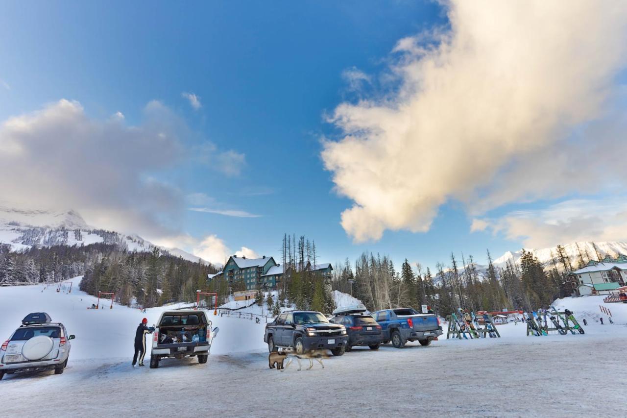Griz Inn By Stayin Fernie Bagian luar foto
