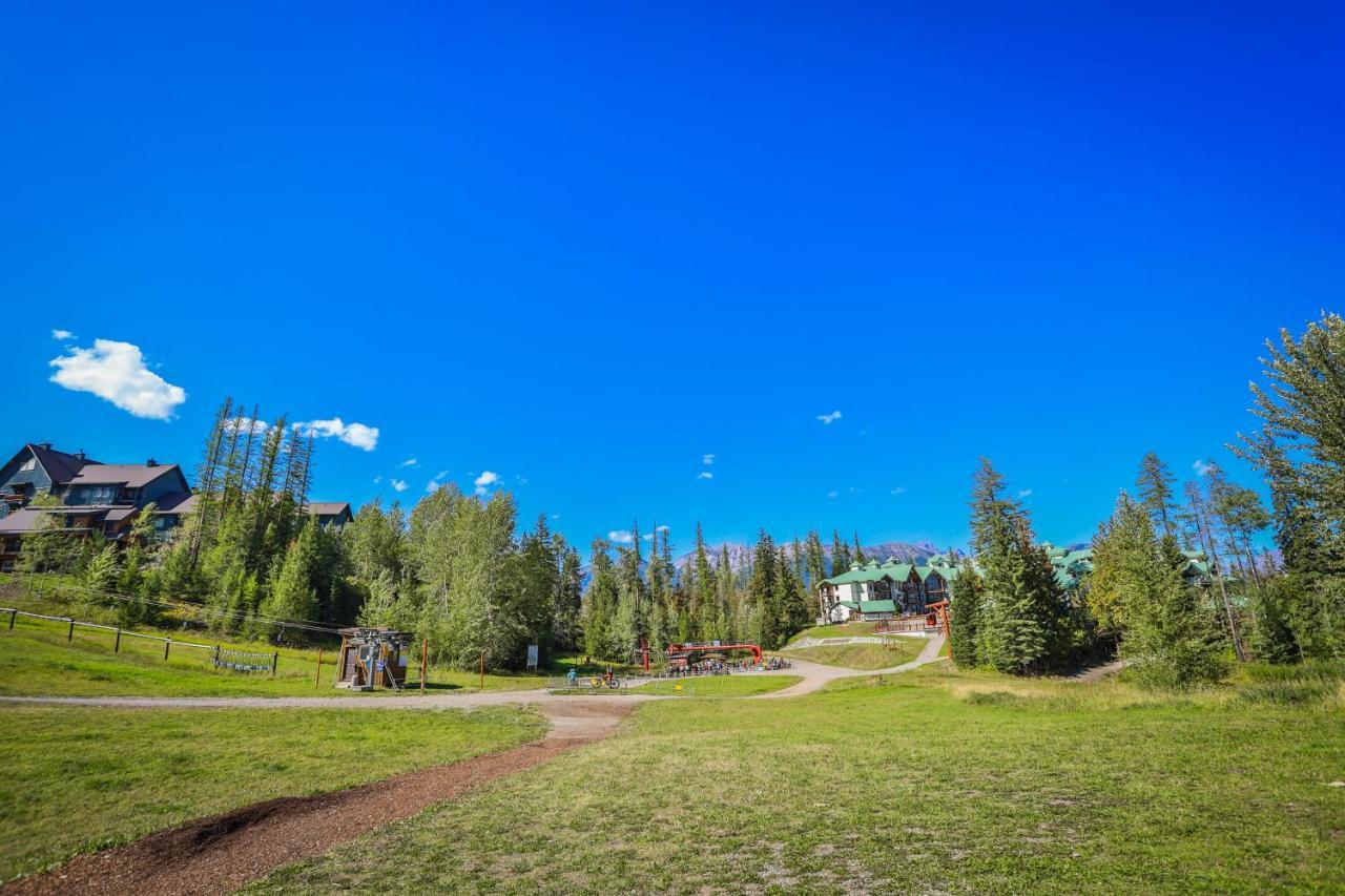 Griz Inn By Stayin Fernie Bagian luar foto