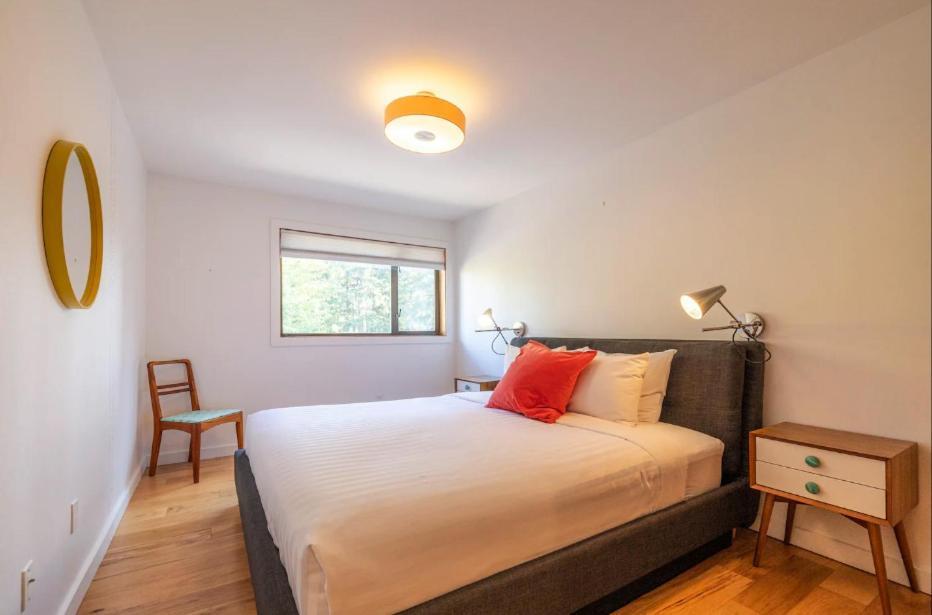 Griz Inn By Stayin Fernie Ruang foto