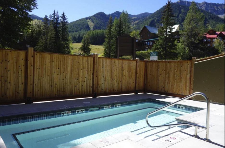 Griz Inn By Stayin Fernie Bagian luar foto